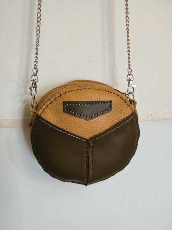 BORSA TONDA COLOR MARRONE CHIARO E VERDE MILITARE IN VERA PELLE